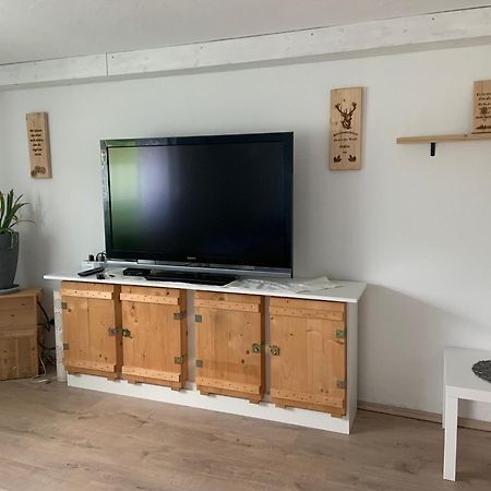 Schoene Moderne & Rustikale Einliegerwohnung Mit Kueche シュランベルク エクステリア 写真