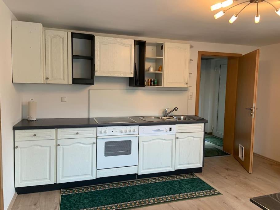 Schoene Moderne & Rustikale Einliegerwohnung Mit Kueche シュランベルク エクステリア 写真