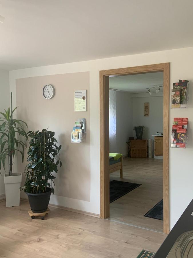 Schoene Moderne & Rustikale Einliegerwohnung Mit Kueche シュランベルク エクステリア 写真